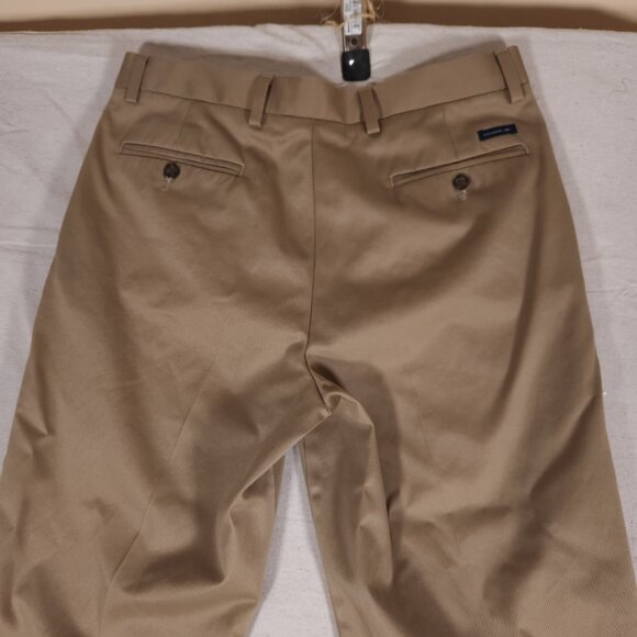 Dockers Classic Fit Signature Khaki Pants Mens 34 x 32 Comfort Pleated - Picture 10 of 15